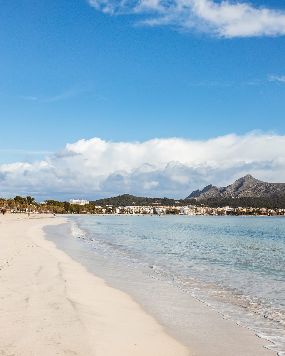 Port Alcudia - Reisetipps für Mallorcas Norden - Strand