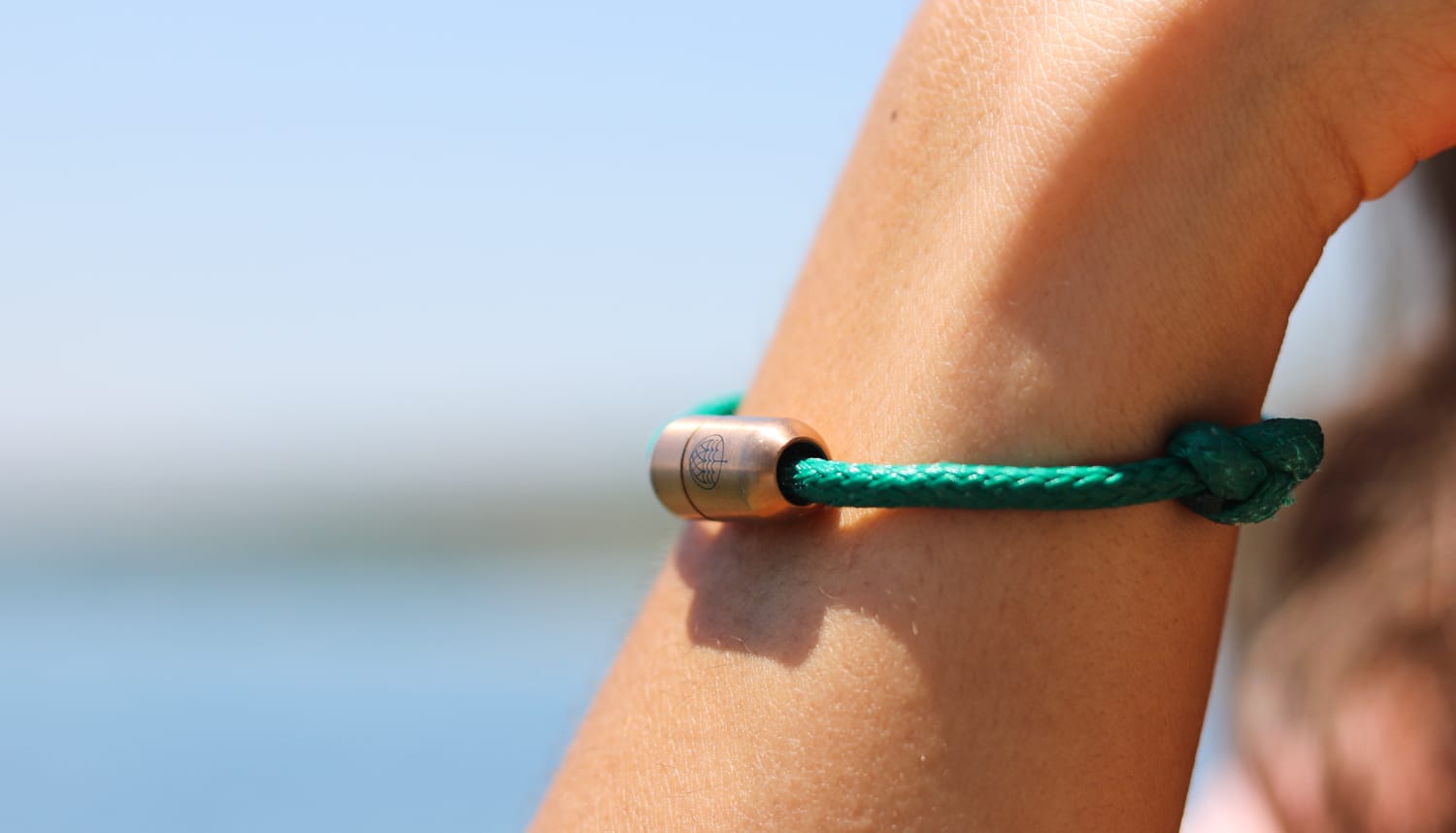 Bracenet an Anias Arm