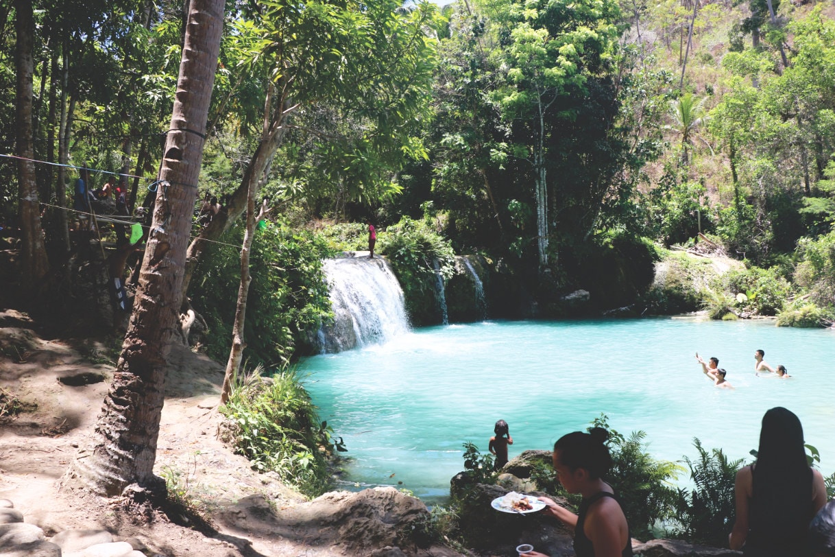Am Cambugahay Wasserfall auf Siquijor Am Cambugahay Wasserfall auf Siquijor