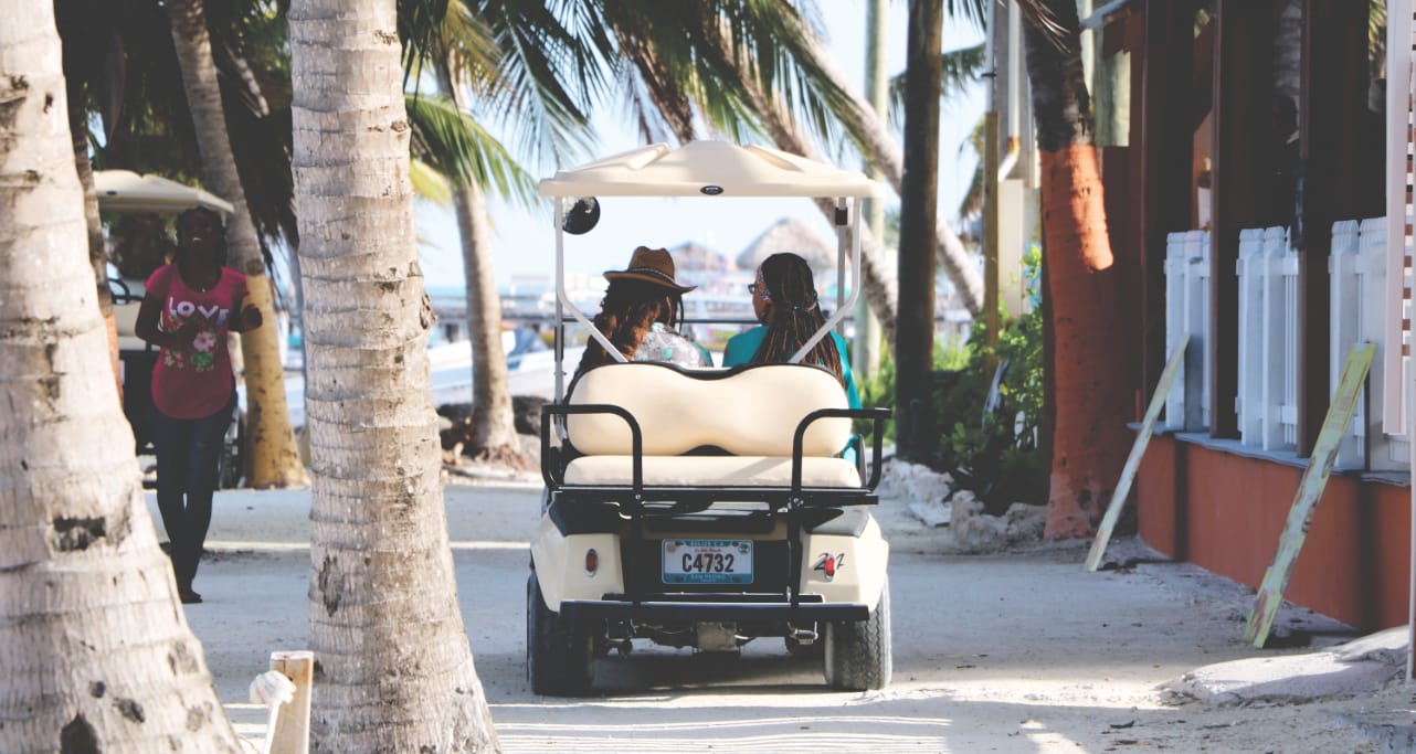 Golf Caddys auf Caye Caulker - Belize