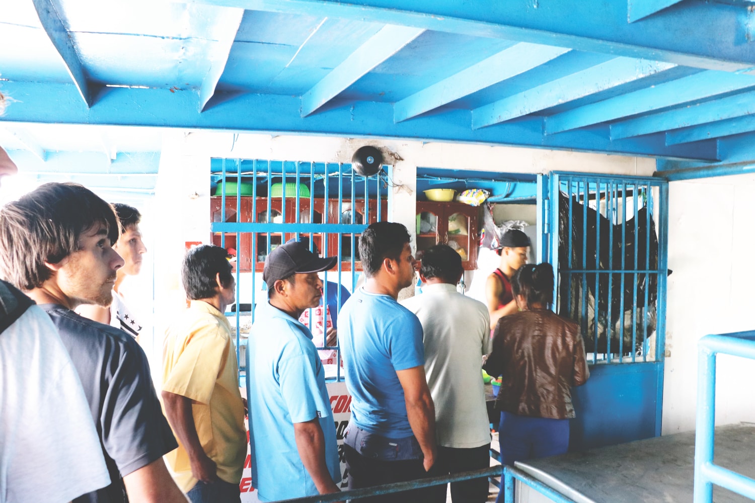 Essen auf dem Frachtschiff durch Peru Essen auf dem Frachtschiff durch Peru