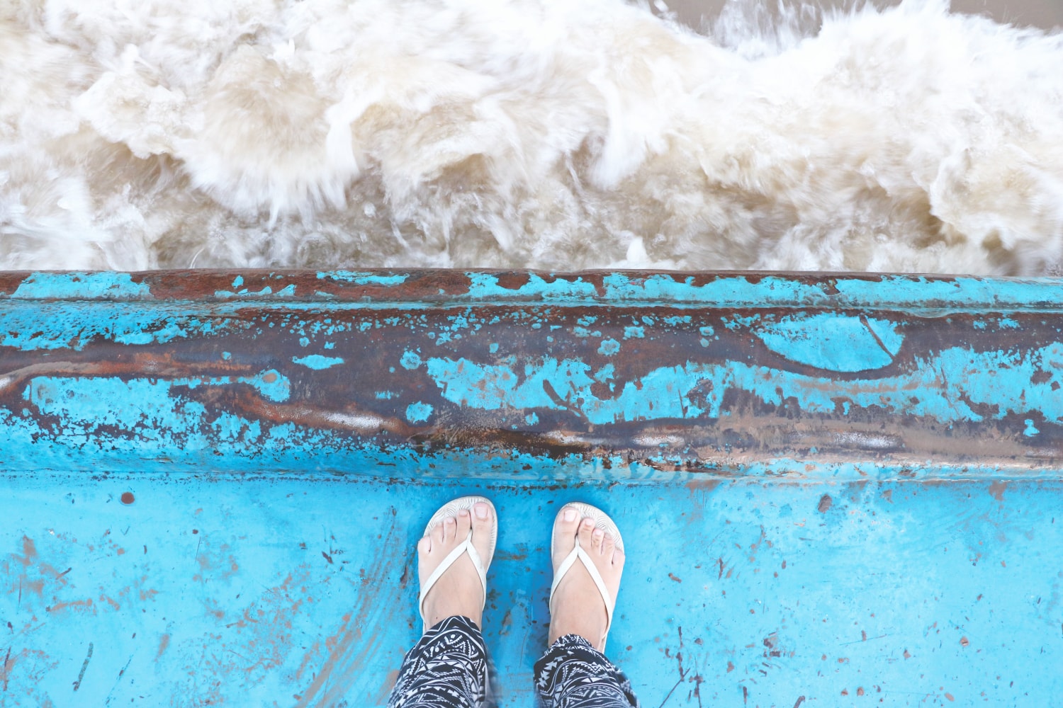 Mit dem Frachtschiff auf dem Fluss Mit dem Frachtschiff auf dem Fluss