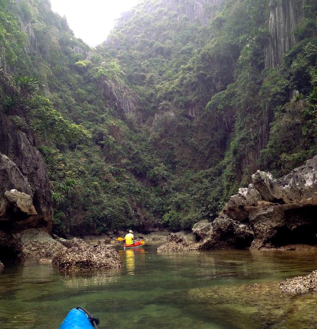 Reisebericht - Mit dem Kanu durch die Halong Bucht Reisebericht - Mit dem Kanu durch die Halong Bucht