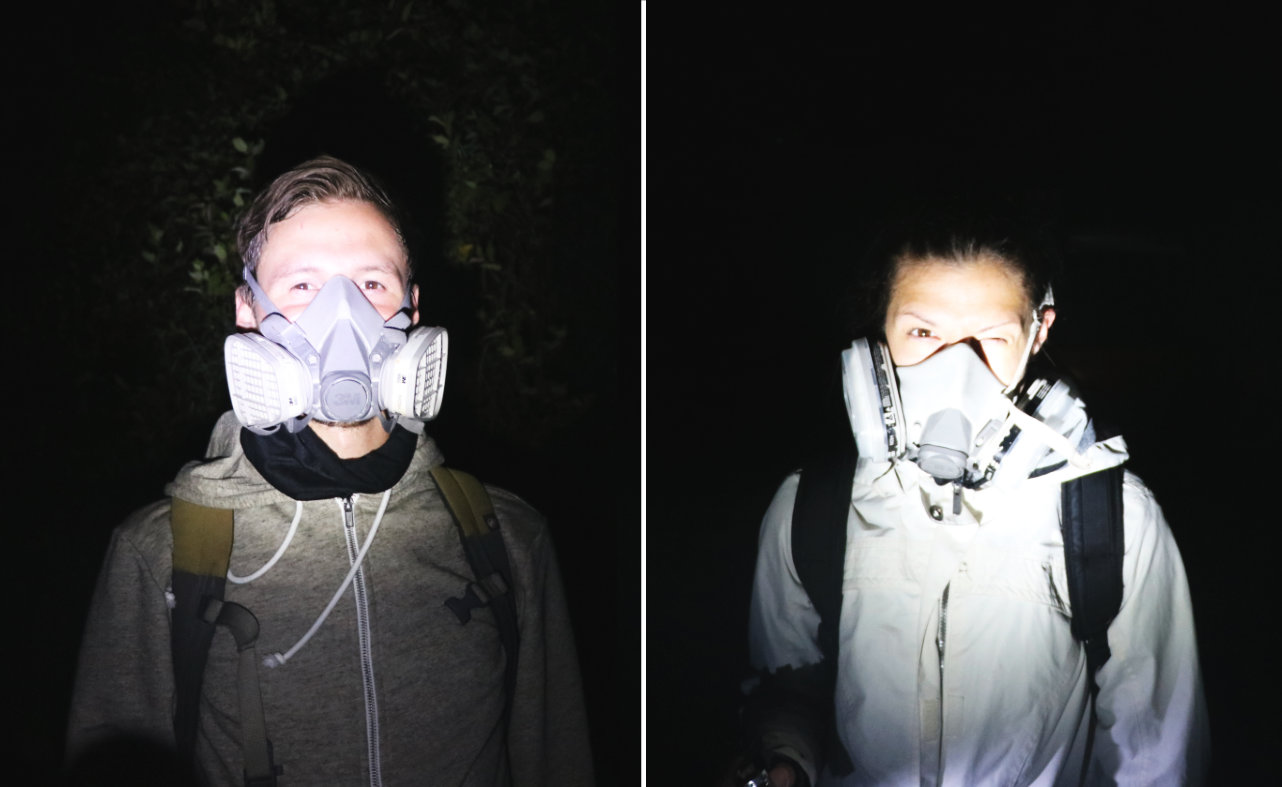 Vulkan Ijen wir mit Gasmasken Vulkan Ijen wir mit Gasmasken