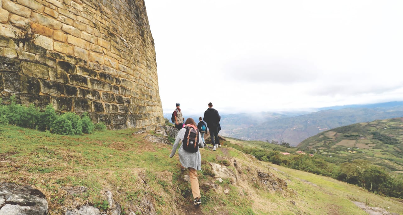 Fußweg in die Ruinenstadt Kuelap