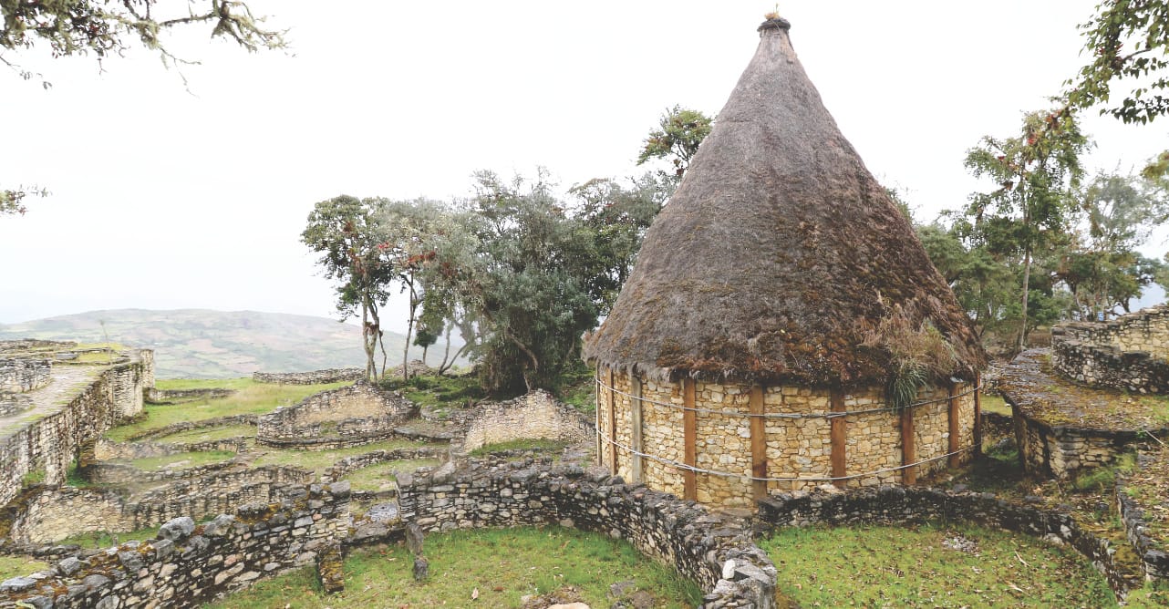 Restauriertes Beispielhaus in Kuelap