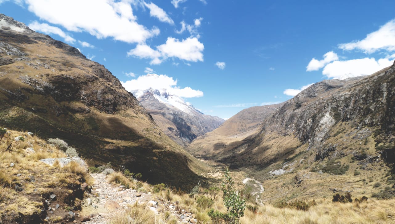 Laguna 69 Trek: Ausblick ins Tal Laguna 69 Trek: Ausblick ins Tal