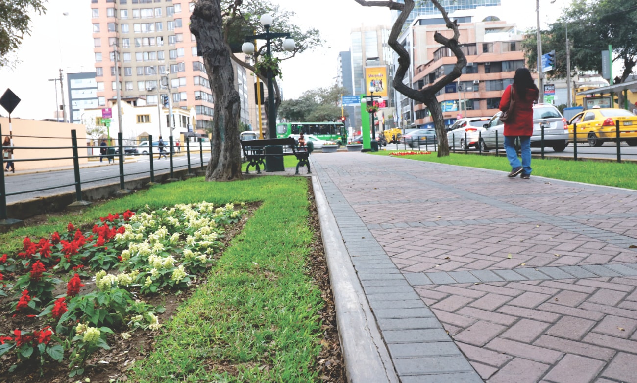 Promenade in Lima Promenade in Lima