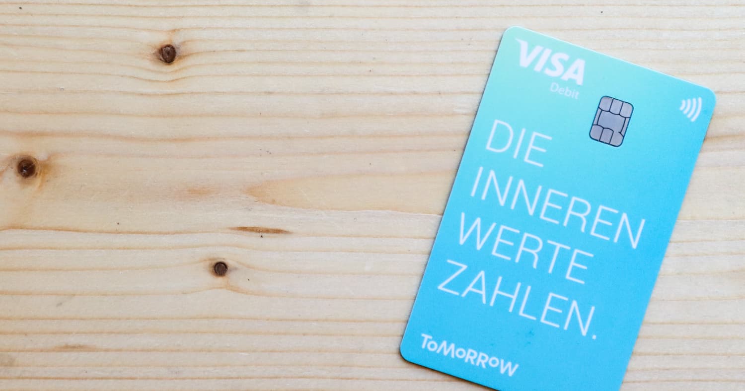 TOMORROW - Nachhaltige Kreditkarte auf Reisen