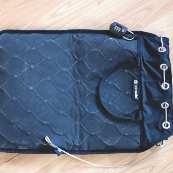 Packliste für Handgepäck mit Tatonka Flightcase: Pacsafe Travelsafe