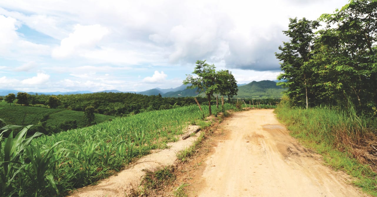 Feldwege in den Bergen von Pai Feldwege in den Bergen von Pai