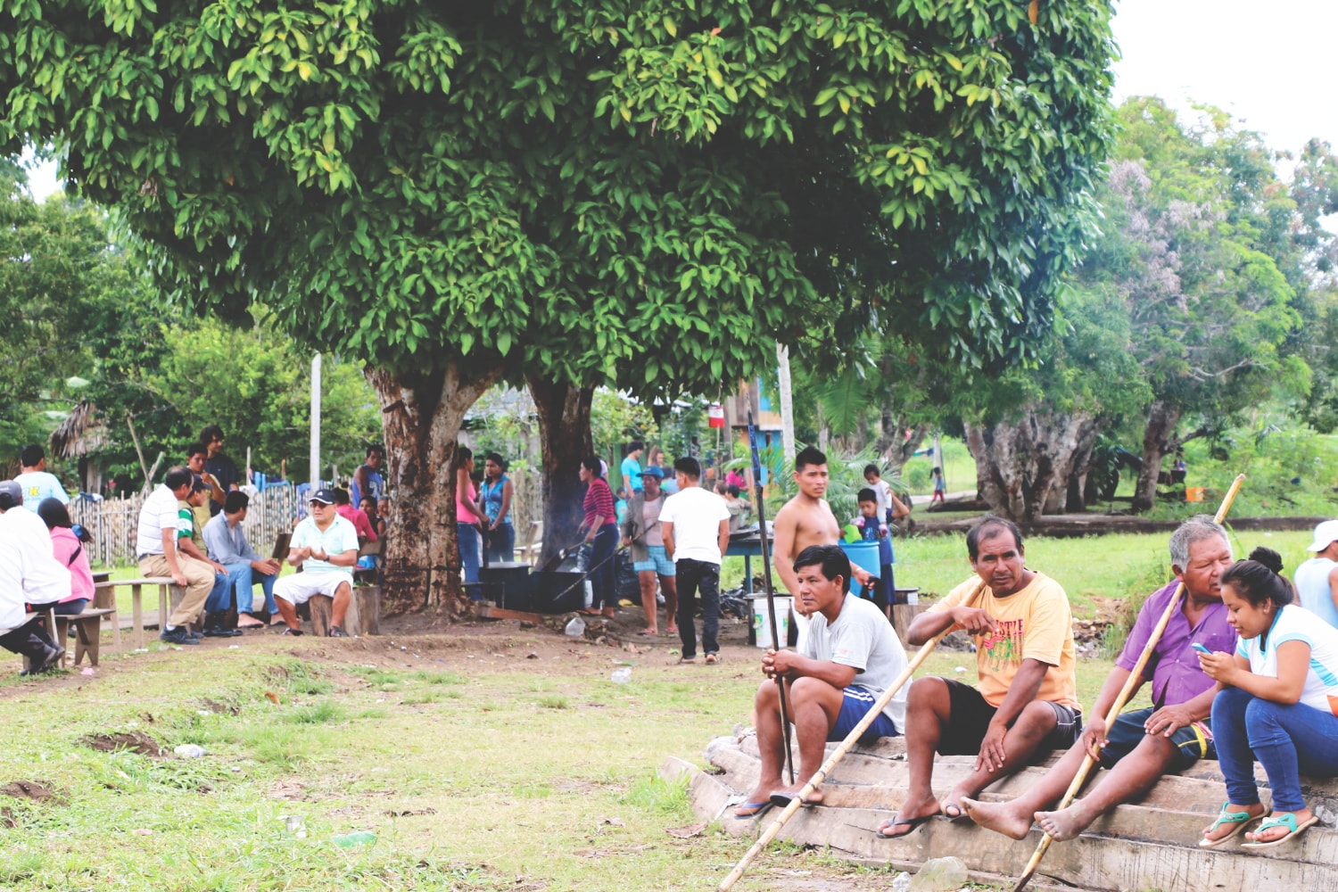 Kochende Familien im Amazonas Kochende Familien im Amazonas