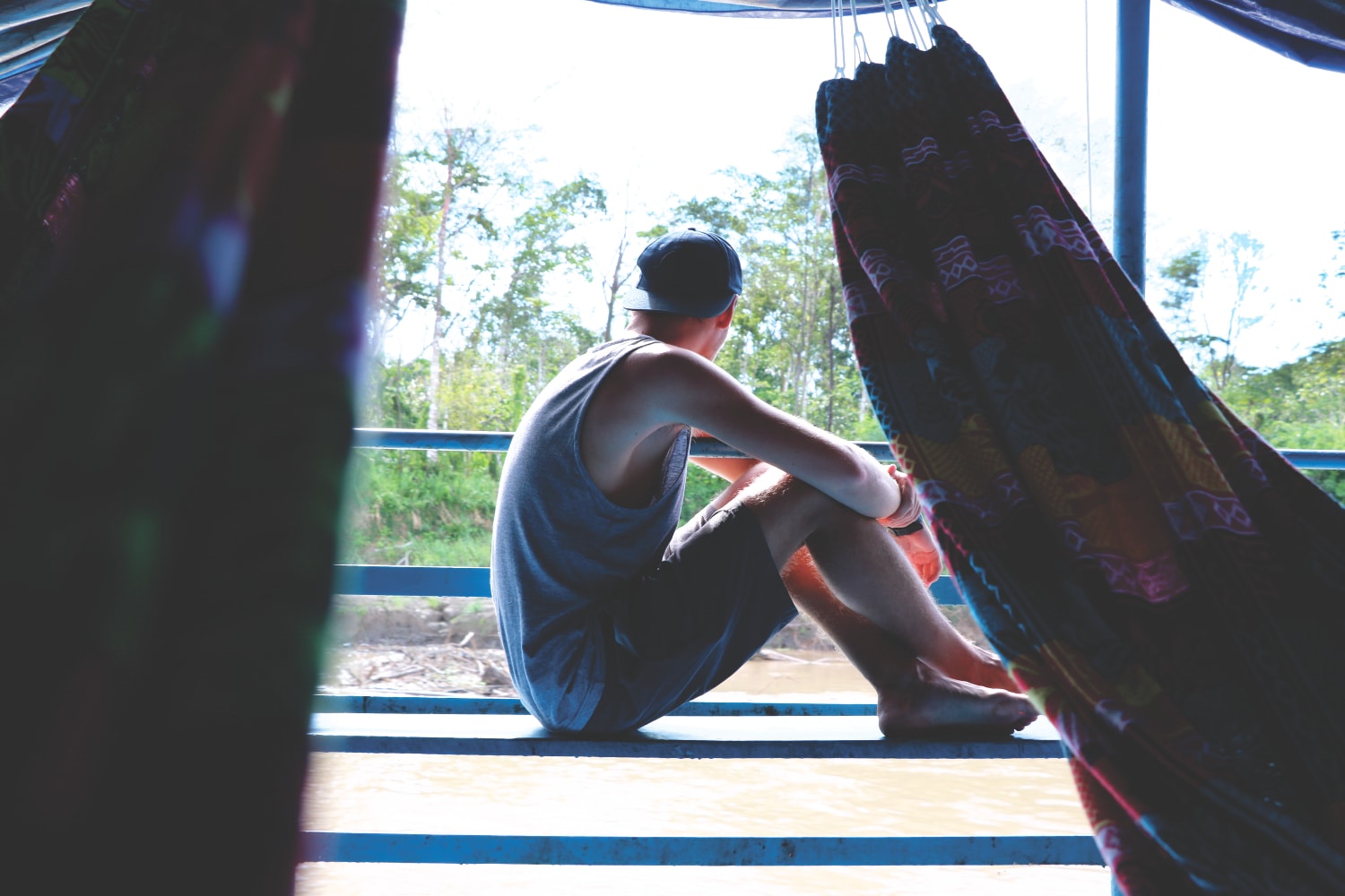 Auf der Bank des Frachtschiffs Auf der Bank des Frachtschiffs