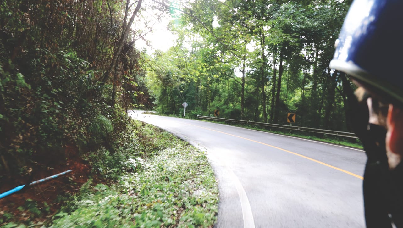 Kurven auf dem Weg nach Pai Kurven auf dem Weg nach Pai