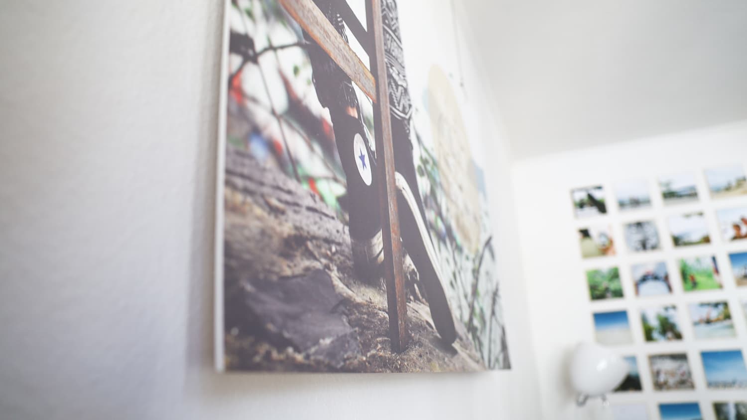 Reisebild an Drahtsteil Reisebild an Drahtsteil