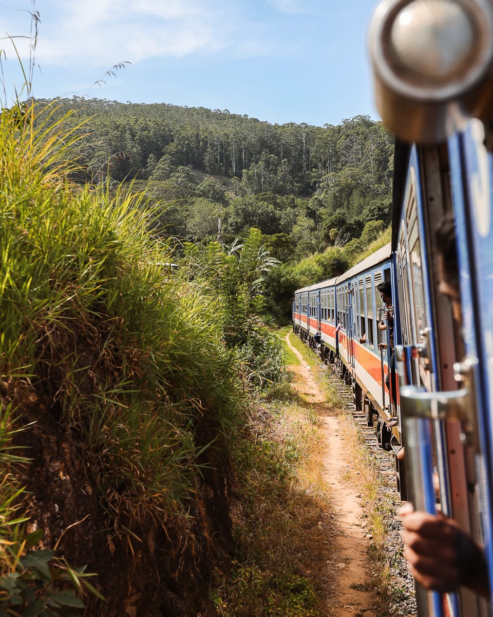 Sri Lanka - Sehenswürdigkeiten & Highlights - Ella/Kandy - Zugfahrt