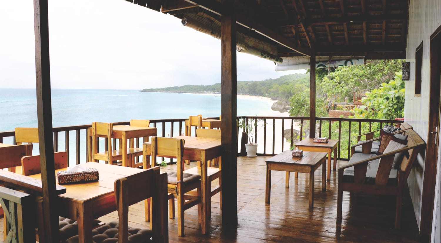 Sulawesi Unterkunft - Bira - Bara Beach - Cosmos Bungalows am Strand