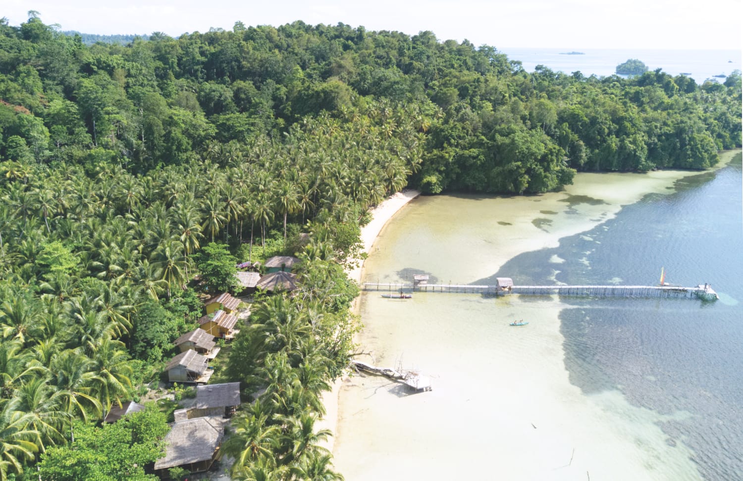 Togian Insel Unterkunft: Strandbungalow Poki Poki Sulawesi Unterkunft - Poki Poki - Bungalow am Strand - Togian Inseln