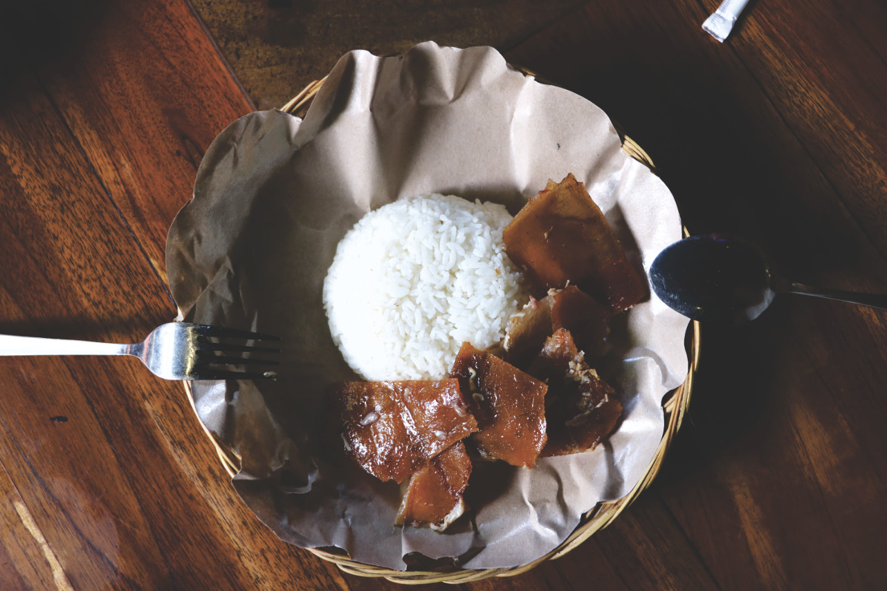 Gericht im Restaurant Ibu Oka Babi Guling in Ubud: Haut