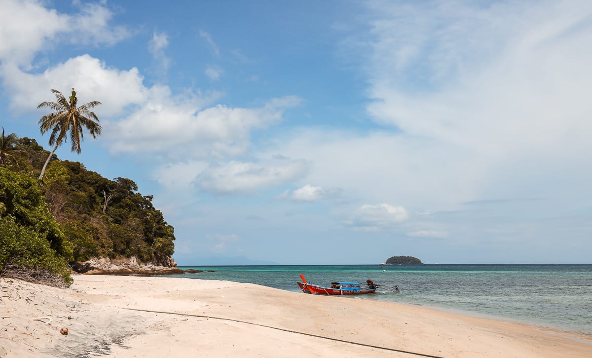 Thailand - Unterkunft auf Koh Adang - Strand des Adang Island Resort